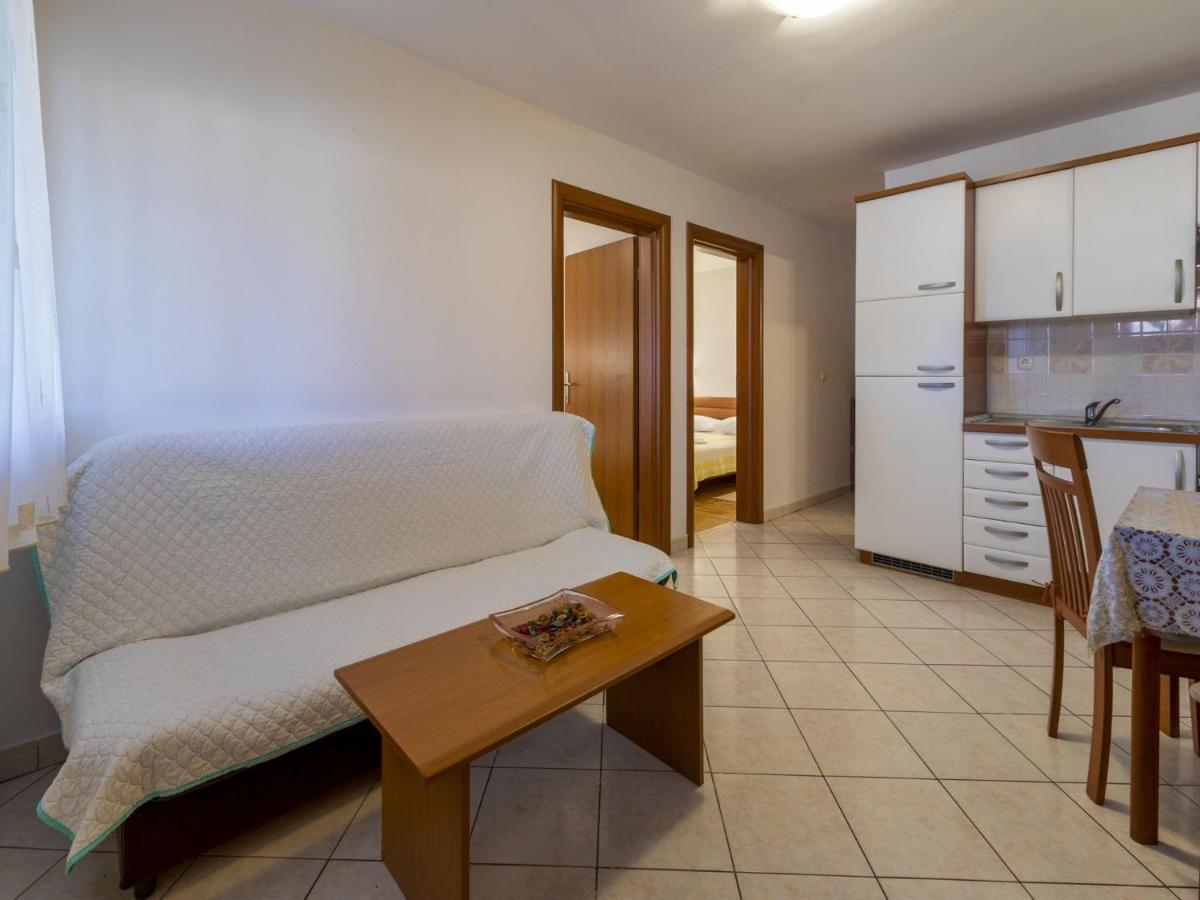 Dino Apartmán
