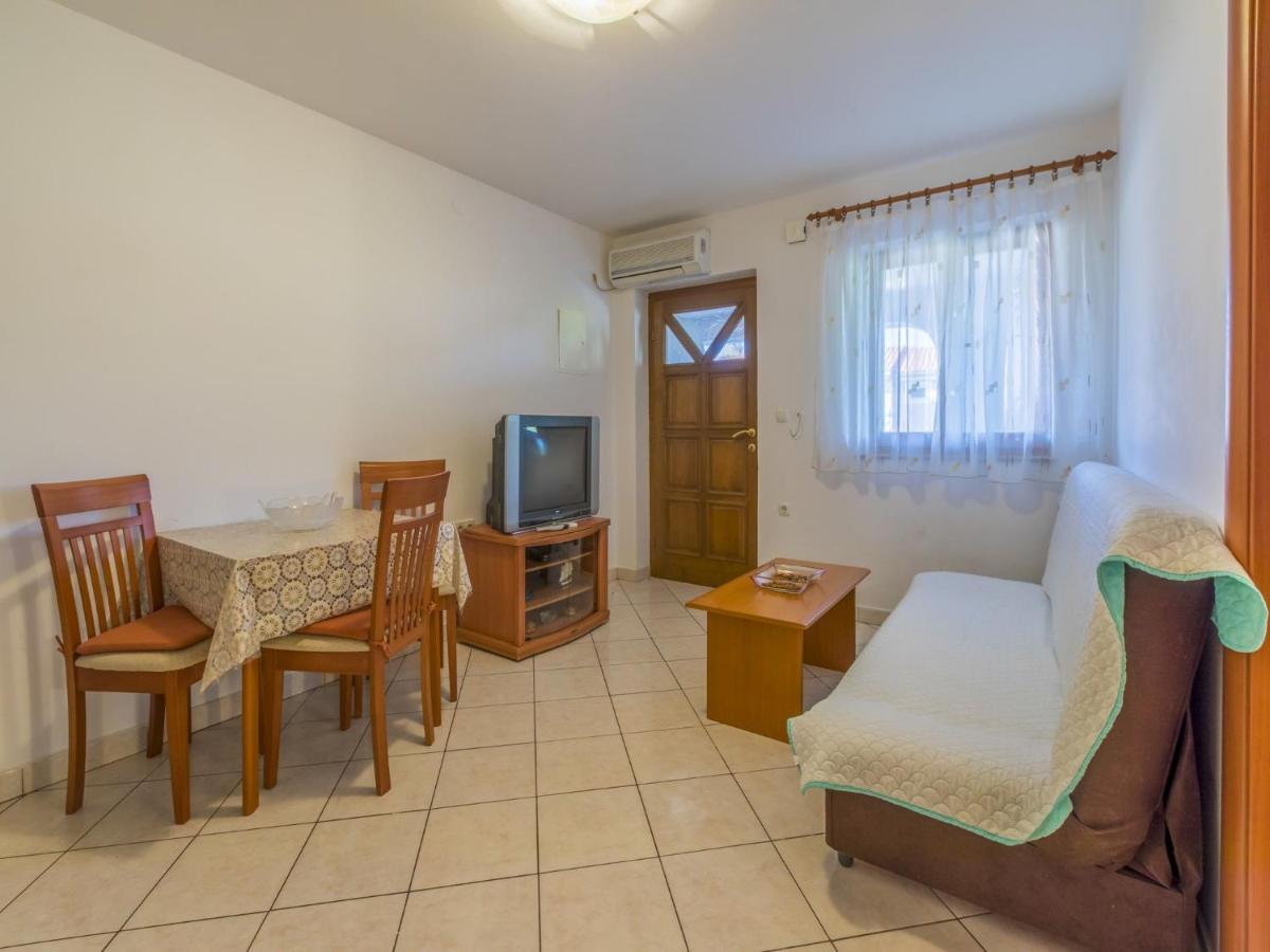Apartman Dino *