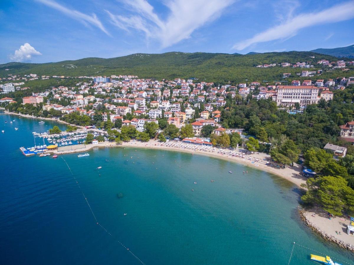 Dino * Crikvenica